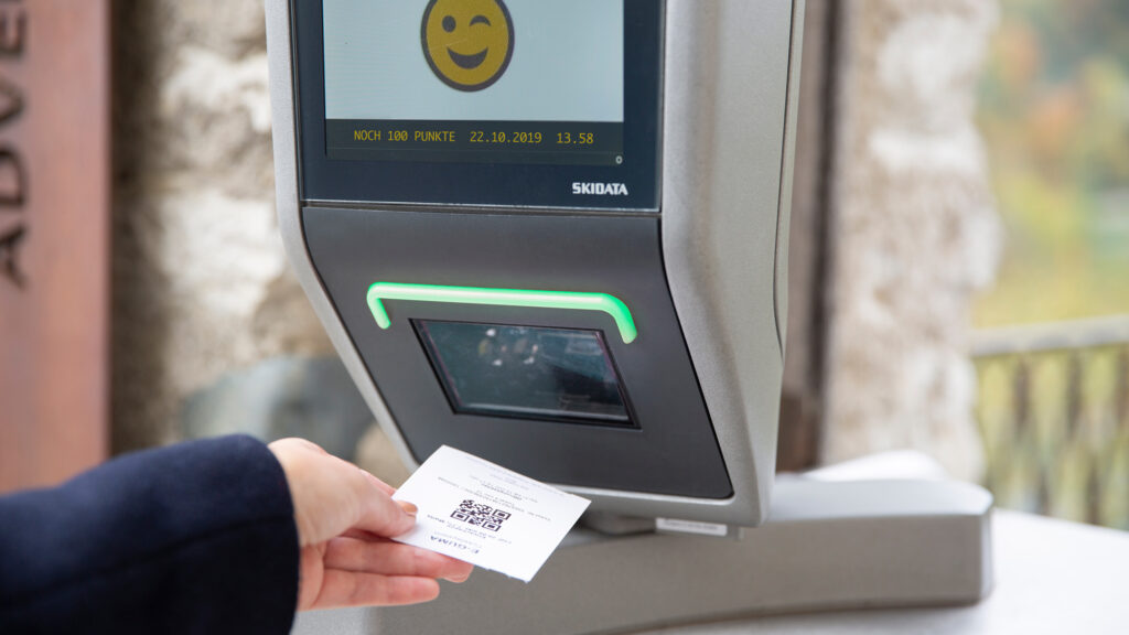e-guma Ticketsystem Check-in direkt am Drehkreuz